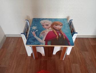 Продам детский столик со стульчиками