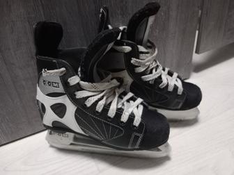 Хоккейные коньки CCM 52