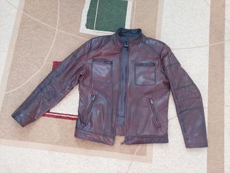 Куртка кожаная мужская в отличном состоянии, почти не ношена, размер 52