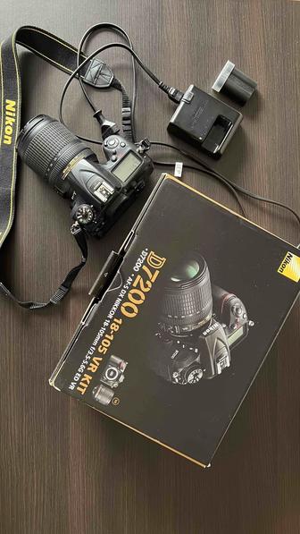 Фотоаппарата Nikon D7200 с запасной батарейкой и флешкой