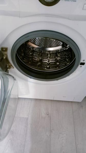 Срочно продам стиральную машину LG