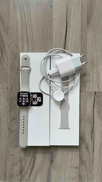 Смарт-часы Apple Watch SE 2 Gen 40 мм starlight-бежевый