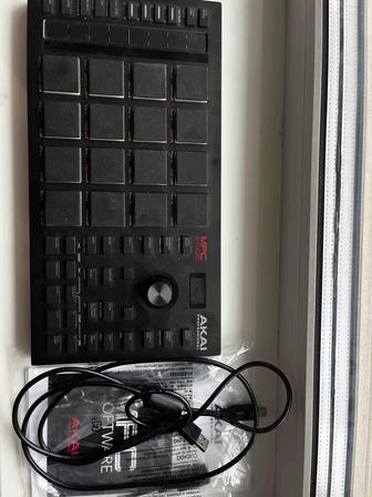 Профессиональная MIDI-клавиатура Akai MPC STUDIO II Black