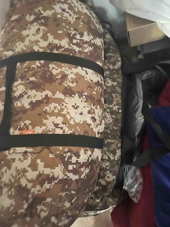 Военную сумку со спальным мешком