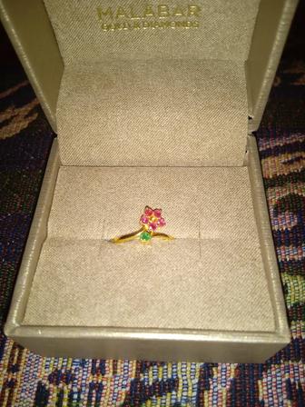 Кольцо золотое детское ,цветок с изумрудом и рубинами,Дубайское золото 915