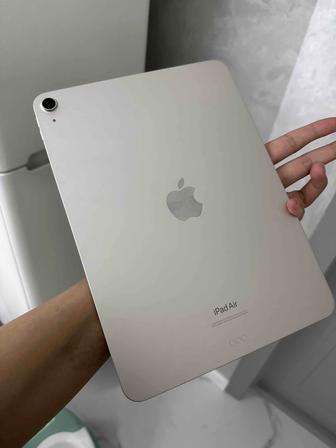 Продам iPad Air 5