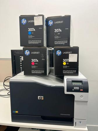 Продам принтер HP Color LaserJet CP5225