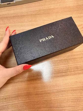 Срочно продам очки Prada