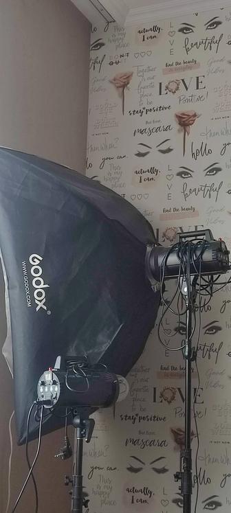Продам комплект студийнийного света Godox