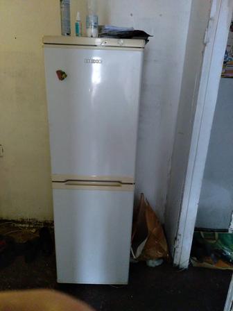 Продам холодильник б у производителя к веко
