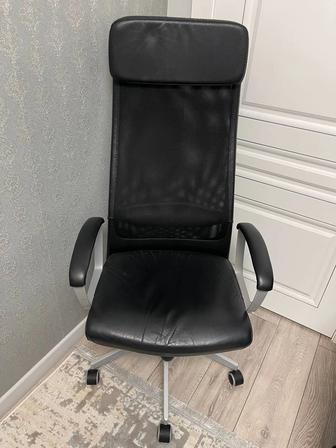 Офисное кресло руководителя - IKEA, модель Markus