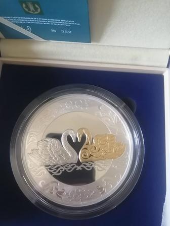 Монета Акку лебедь 777 серебро, позолота