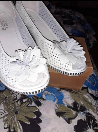 Продам летние женские туфли на 40 размер