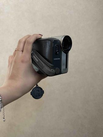 Видео-камера Samsung