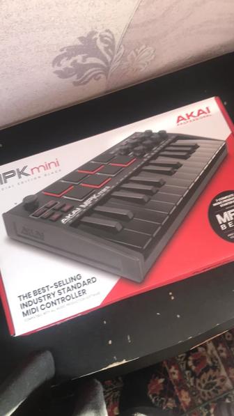 MIDI клавиатура AKAI MPK mini MKIII