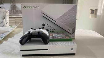 Xbox one s 1tb / коробка / 2 джойстик / GTA 5 обмен