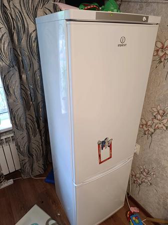 Холодильник Indesit es18, 185 см