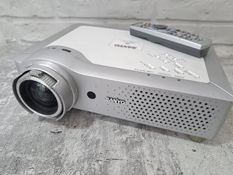 Продам проектор SANYO PLC-XU84 (идеал)