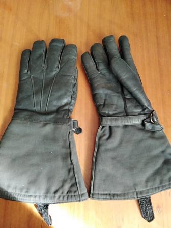 Продам кожаные перчатки1952 года утепленные