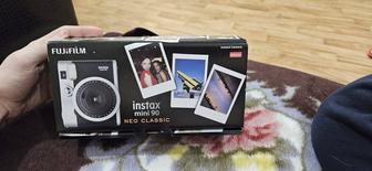 Продатся фотокамера моментальной печати Instax