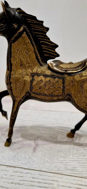 Конь бронзовый статуетка