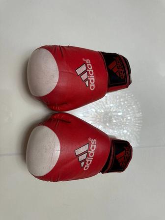 Продам боксёрские перчатки (дёшево)