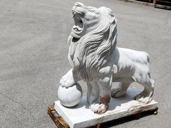 Скульптура из мрамора лев