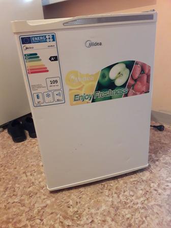 Холодильник мини офисный в рабочем состоянии 100%