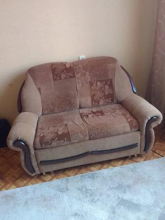 Продам диван в отличном состоянии , раскладывается 1.5
