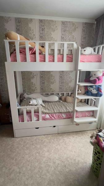 Кровать двухъярусная детская