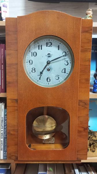 Продам старые советские настенные часы
