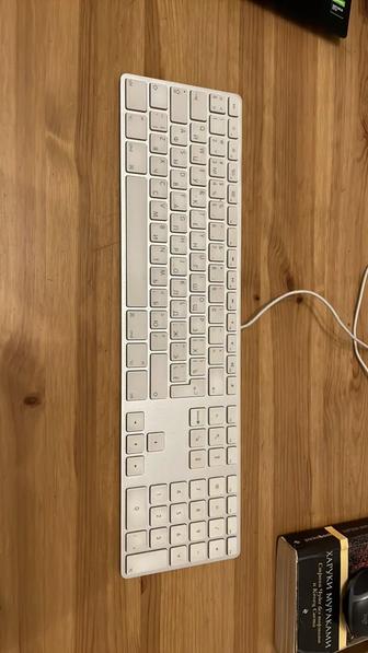 Проводная клавиатура Apple