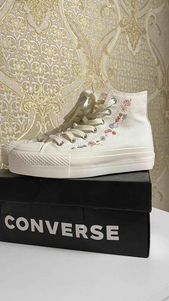 Новые кроссовки Converse