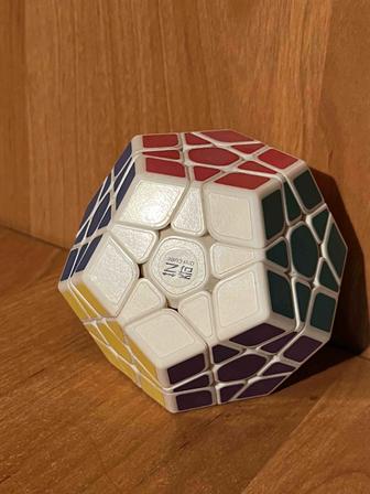Продам кубик рубика восьмигранник