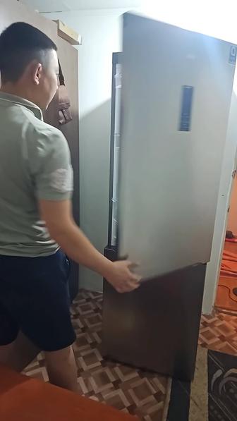 Новый Холодильник очень высокий качественный