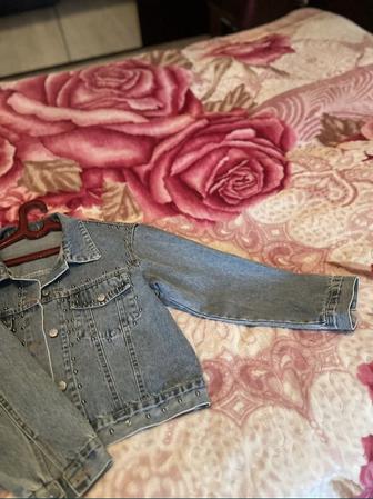 Продаю Женская джинсы куртка новый размер 44 46