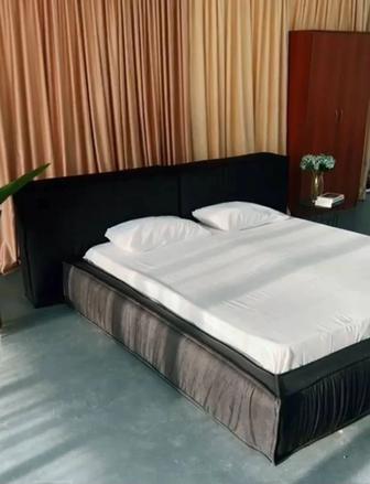 Кровать в стиле хай-тек цвет черный