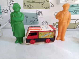 Детская игрушка новая машинка СССР