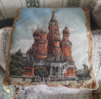 Срочно. Классная, декоративная подушка с гобеленовской вышивкой Москва