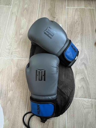 Боксерские перчатки Hukk
