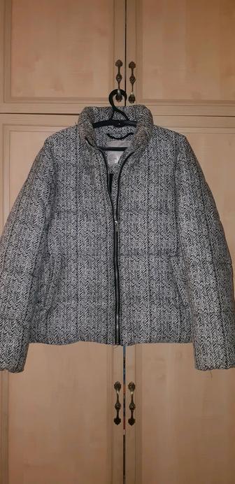 Продам женскую осеннюю весеннюю куртку размер от 42 - 44 оверсайз.
