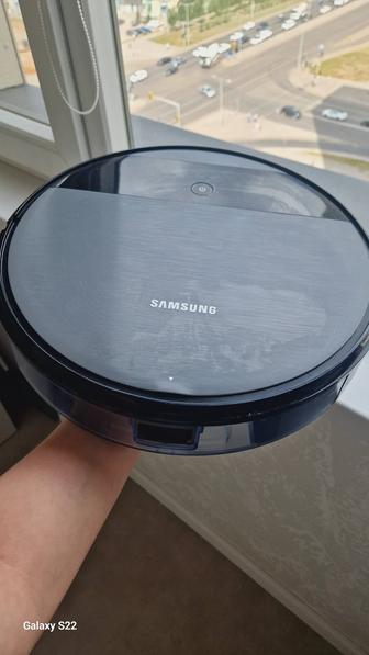 Продам робот-пылесос Samsung