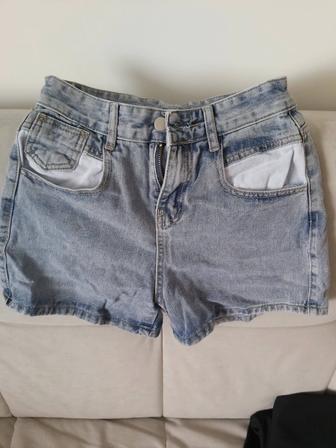Продам джинсовые шорты одевали 1 раз
