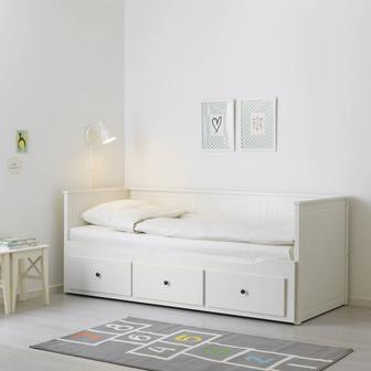 Кровать-кушетка белого цвета с 3 ящиками Хемнэс ikea