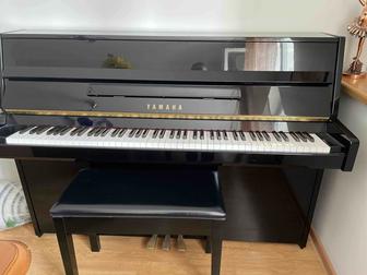 Продам пианино YAMAHA в отличном состоянии.Черный цвет.Банкетка в комплекте