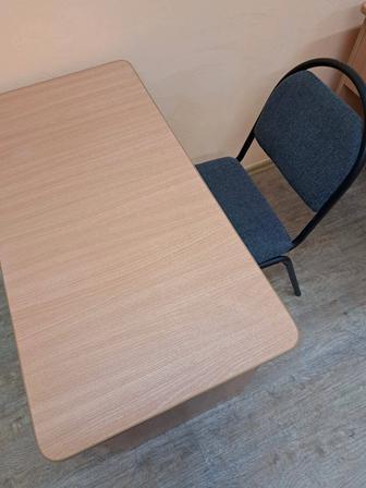 Продам столы и стулья для офиса