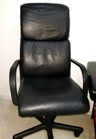 Продается кожанное кресло