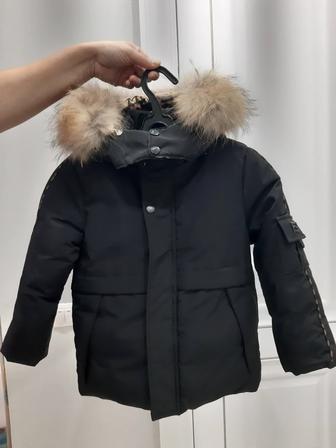 Продам детскую куртку фирмы FENDI