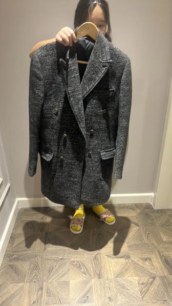 Продается мужское пальто