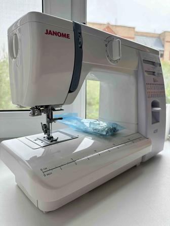 Швейная машинка JANOME